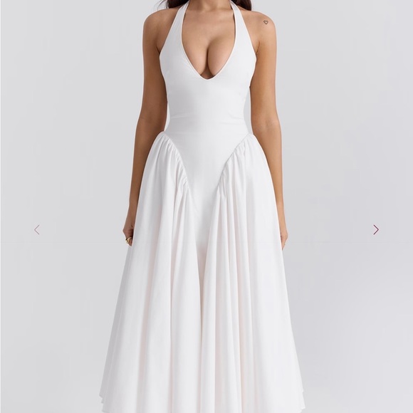 Elegant White Halter Dress - Picture 2 of 3